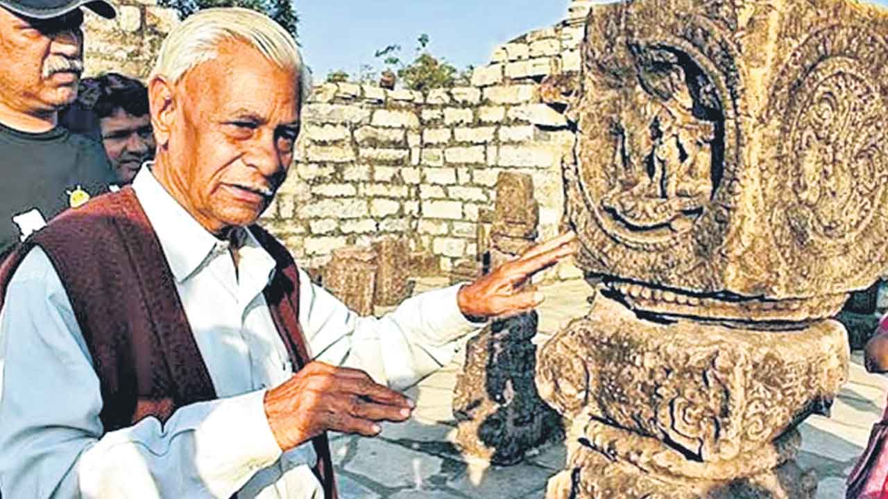అయోధ్య పురావస్తు శాస్త్రవేత్త అరుణ్‌కుమార్‌ కన్నుమూత