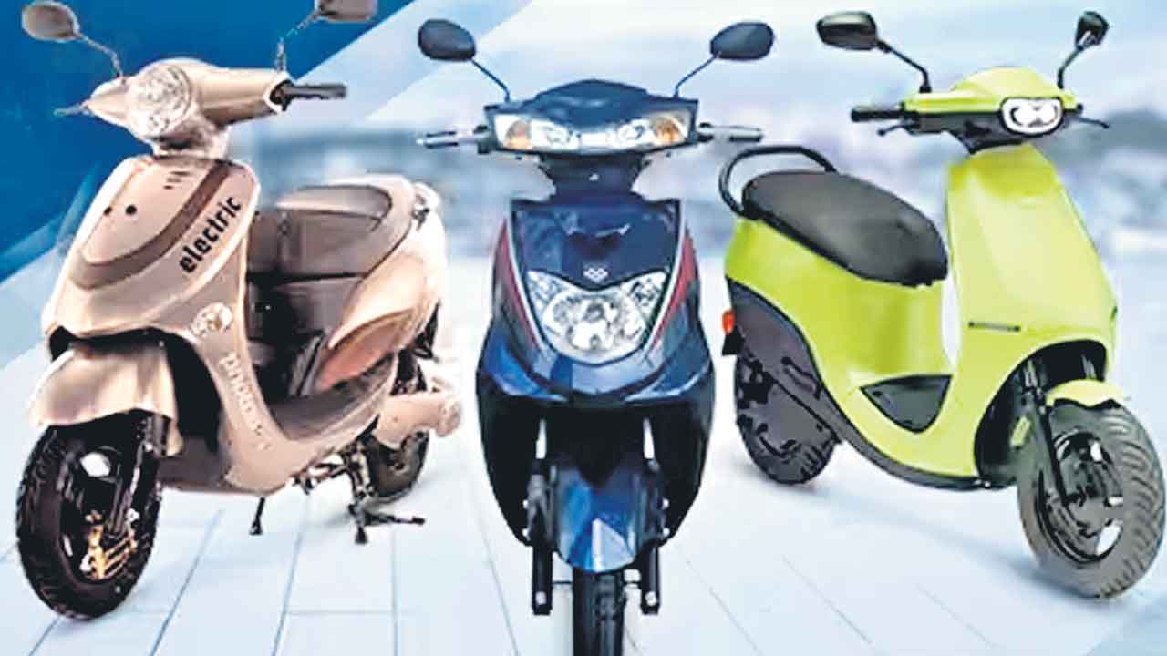 ఈ-స్కూటర్లు ప్రియం!