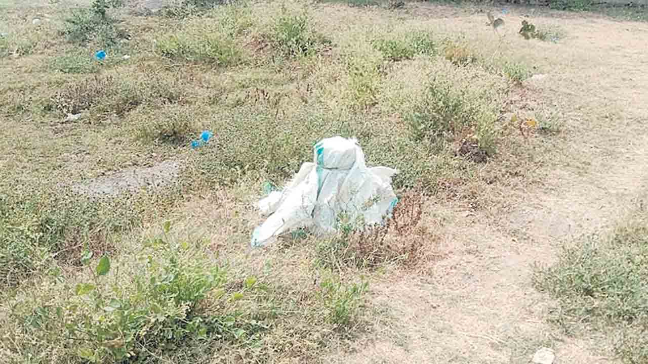 రైతు వేదికల్లో చోరీలు