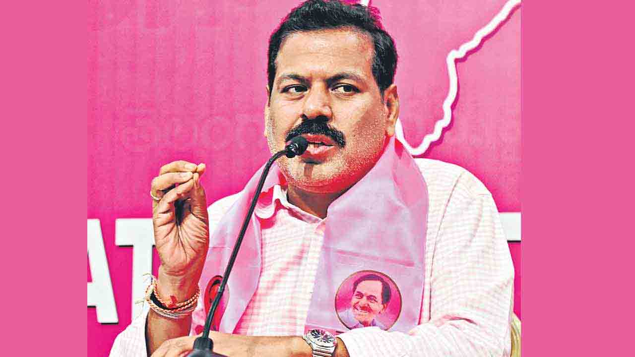 అబద్ధాలతో అధికారంలోకి..