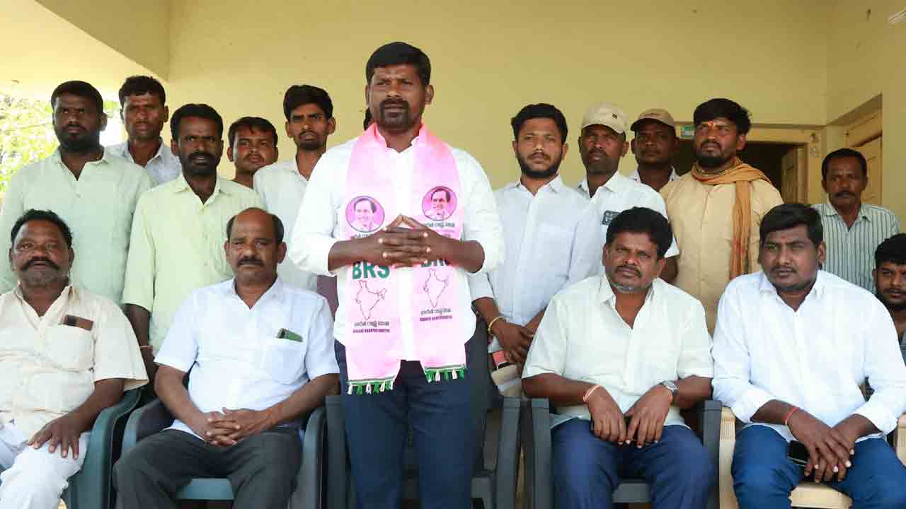 ప్రజలను మభ్యపెడుతున్న ప్రభుత్వం