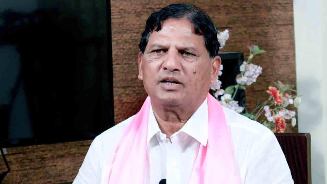 హోలీని ఆనందోత్సాహాల నడుమ జరుపుకోవాలి