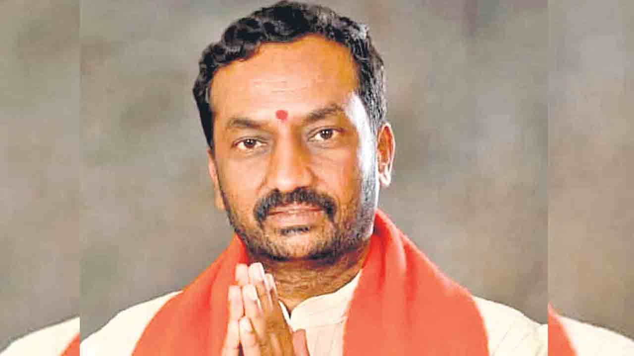 బీజేపీ మెదక్‌ ఎంపీ అభ్యర్థిగా రఘునందన్‌రావు