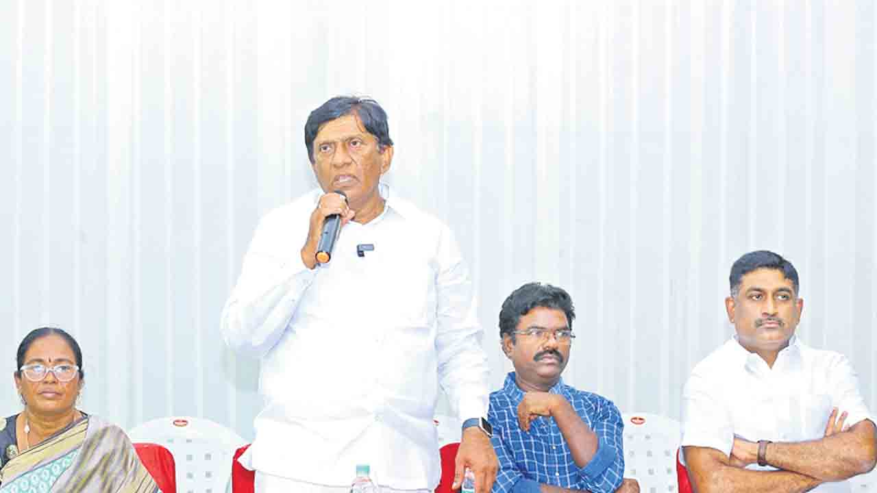 ఉద్యమంలో కళాకారుల పాత్ర కీలకం