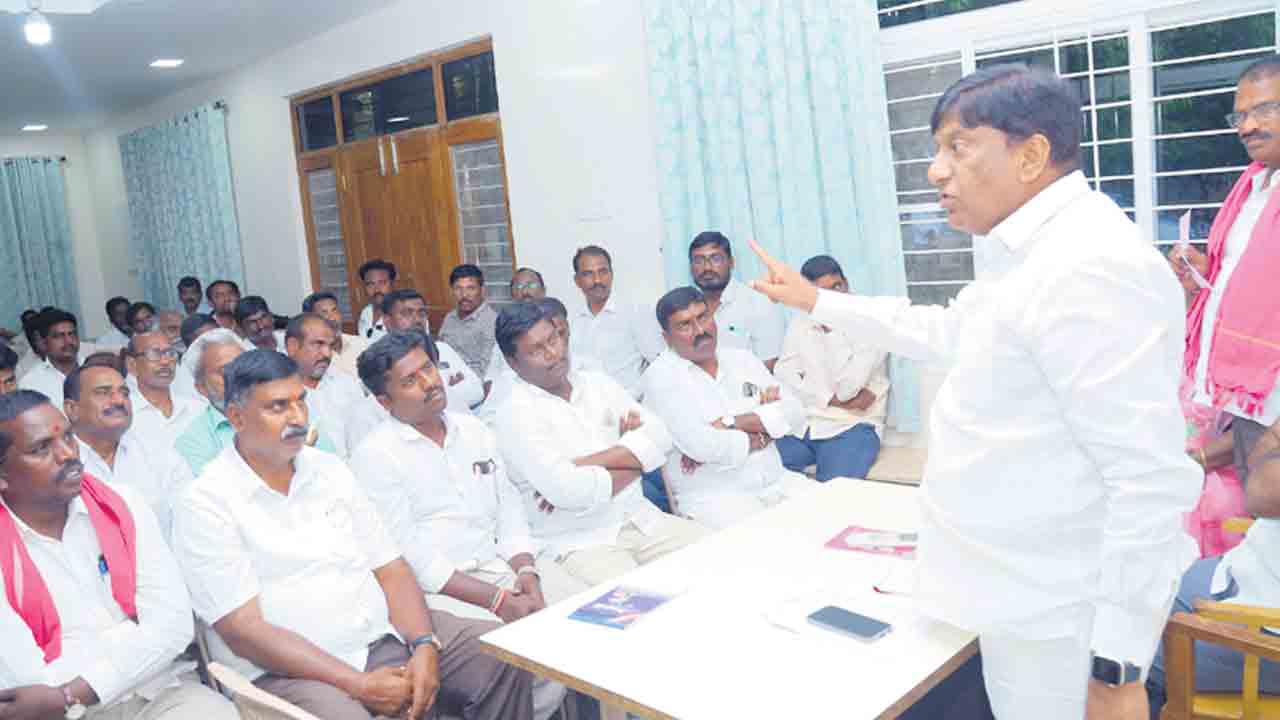 బలమైన ప్రతిపక్షంగా నిలబడుదాం..