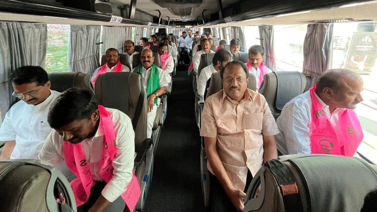 మేడిగడ్డకు బీఆర్‌ఎస్‌ నాయకులు