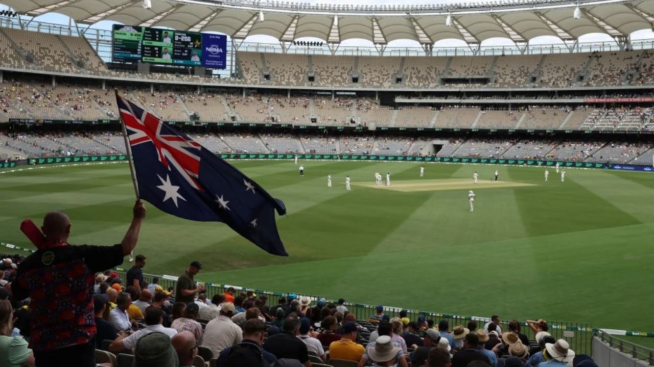 IND vs AUS | భారత్‌ – ఆస్ట్రేలియా టెస్టు సిరీస్‌ వేదికలు ఖరారు..! డే అండ్‌  నైట్‌ టెస్టు అక్కడే..