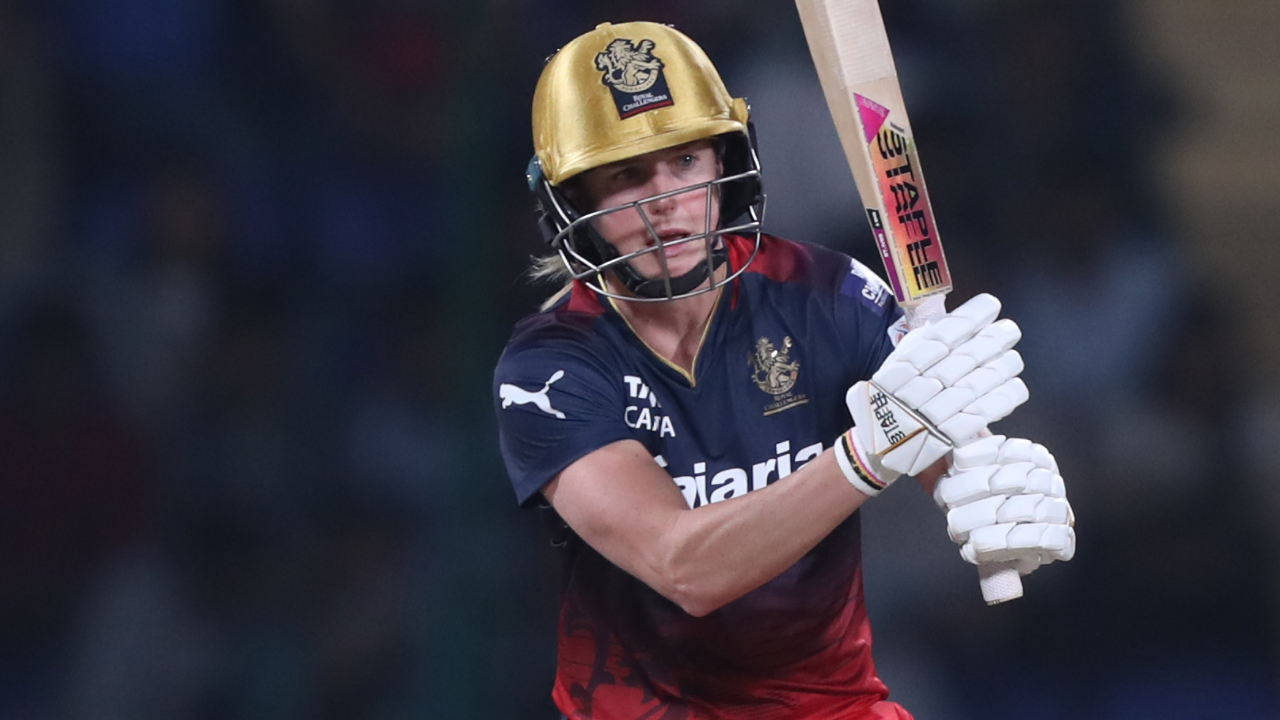 WPL 2024 | టాపార్టర్‌ వైఫల్యం.. ఆర్సీబీని ఆదుకున్న పెర్రీ.. ముంబై ఎదుట ఈజీ టార్గెట్‌