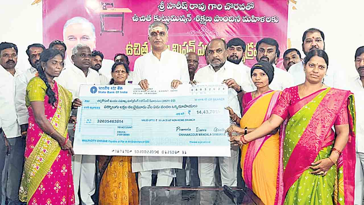 మహిళలు ఆర్థికంగా ఎదగాలి