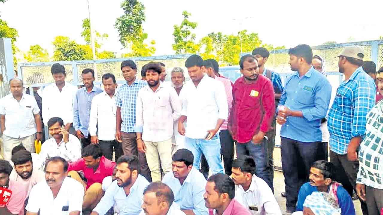 ఆర్‌ఆర్‌ఆర్‌ కు సాగు భూములివ్వం