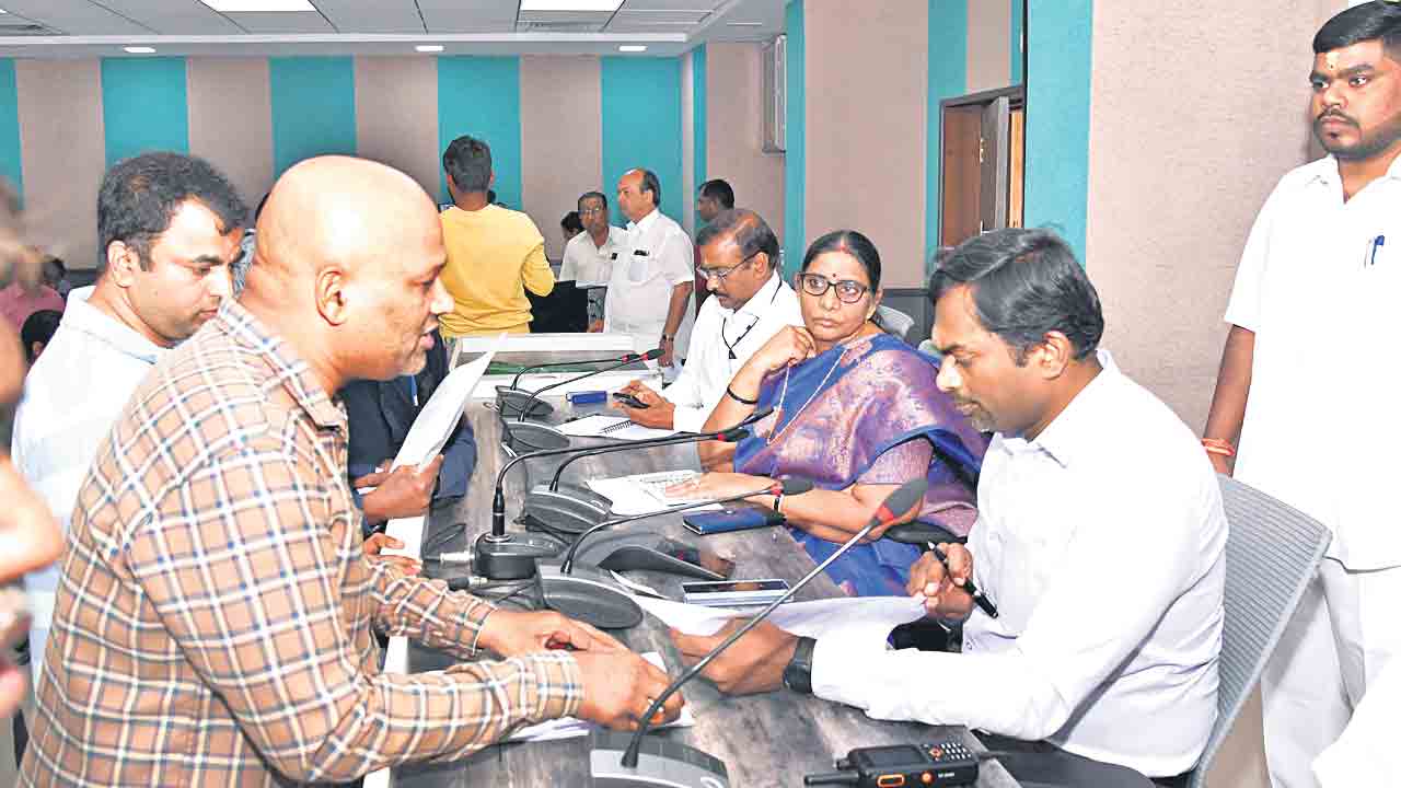 ప్రజావాణి అర్జీలు త్వరితగతిన పరిష్కరించాలి