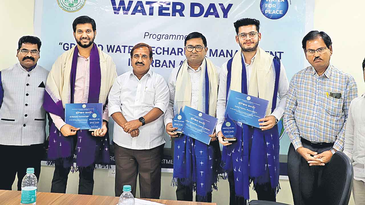 భూగర్భ జలాల నిర్వహణే కీలకం