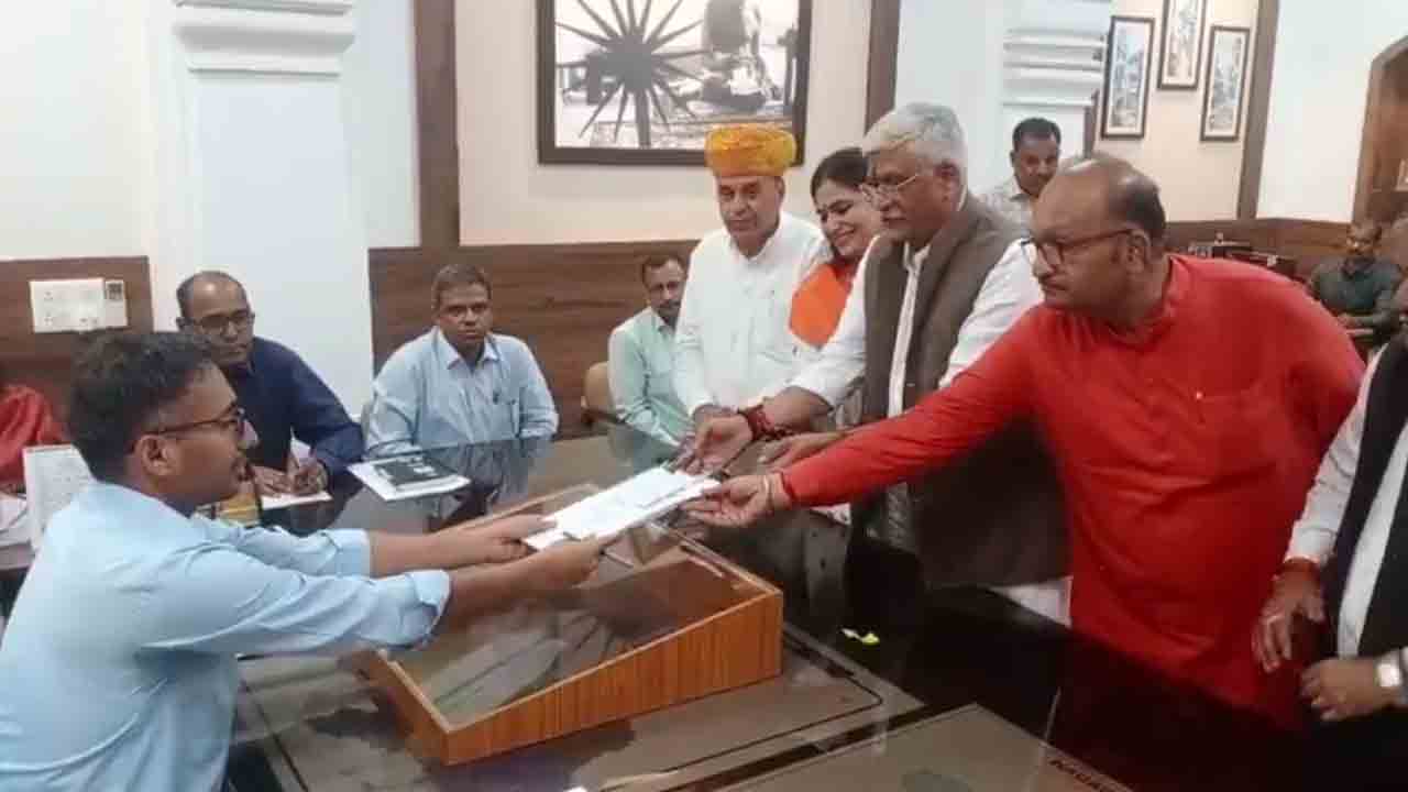 Gajendra shekhawat | జోధ్‌పూర్‌ లోక్‌సభ స్థానంలో నామినేషన్‌ దాఖలు చేసిన కేంద్రమంత్రి