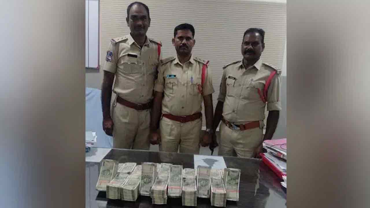 Gajwel | గజ్వేల్‌లో భారీగా పట్టుబడ్డ నగదు.. 50 లక్షలు సీజ్‌