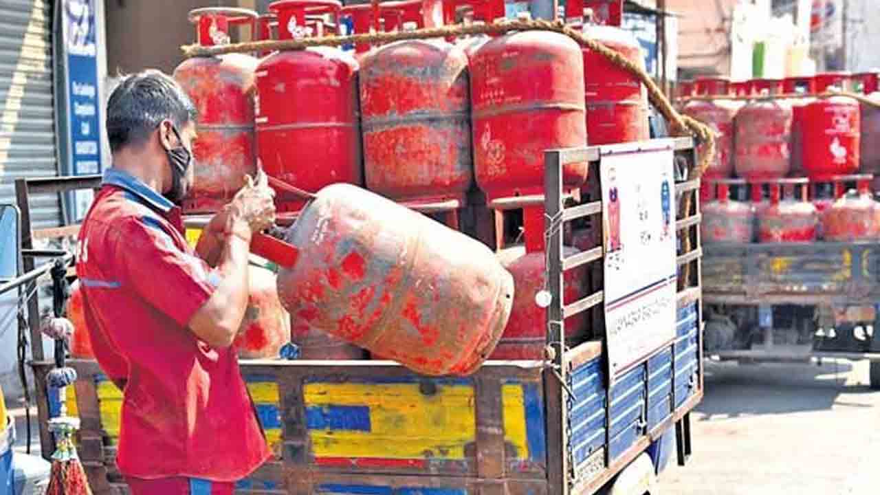 సబ్సిడీ గ్యాస్‌పై గందరగోళం