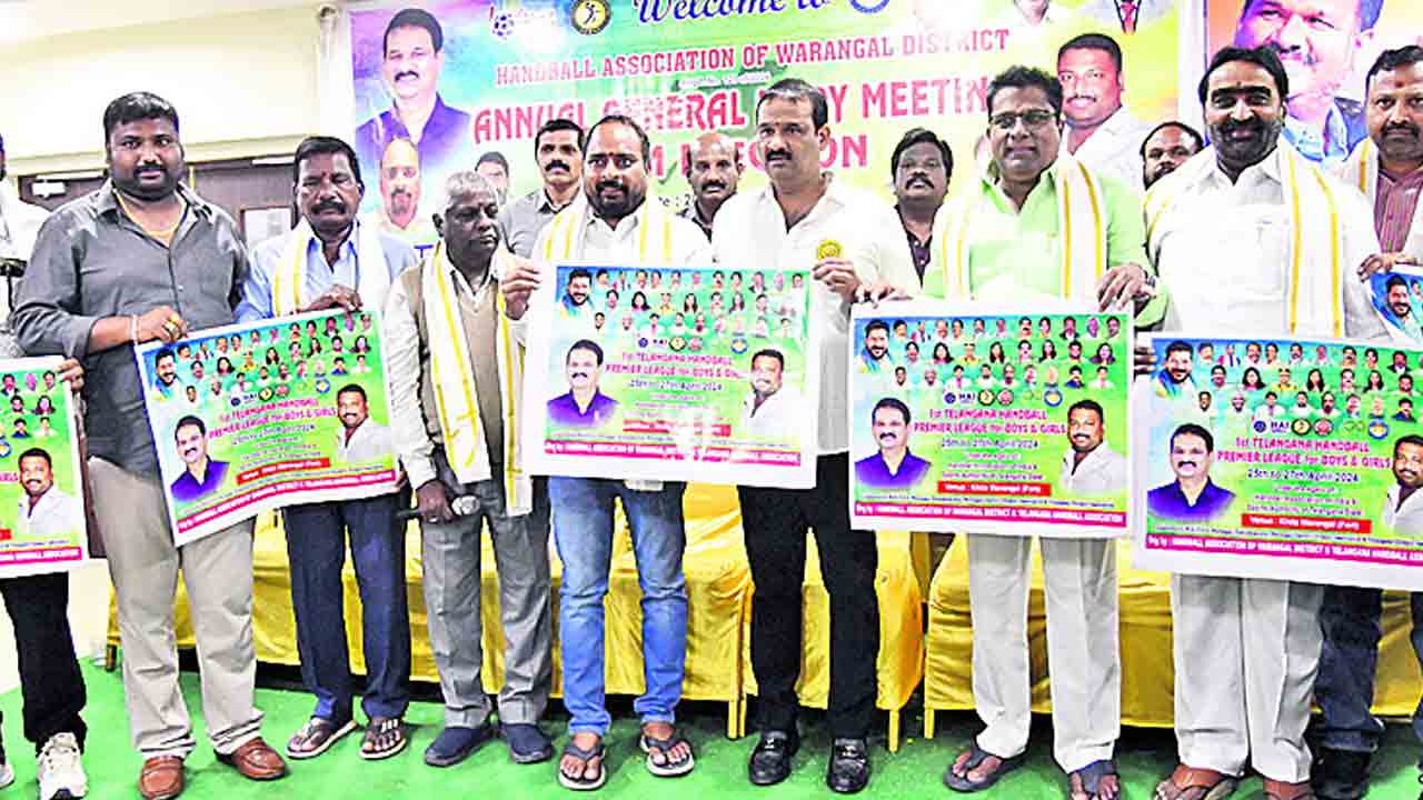ప్రతి జిల్లాలో క్రికెట్‌ మైదానాలు