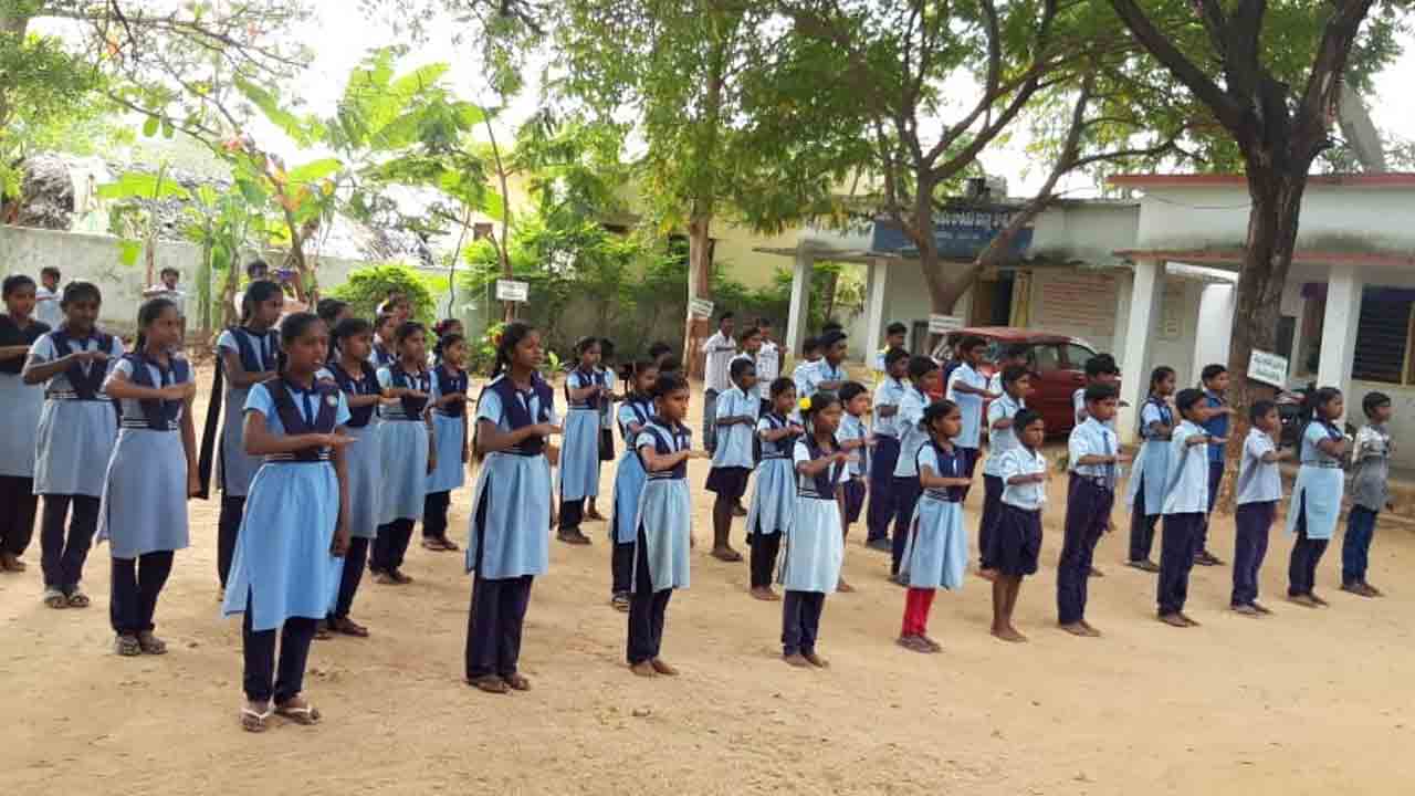 15 నుంచి ఒంటిపూట బడులు