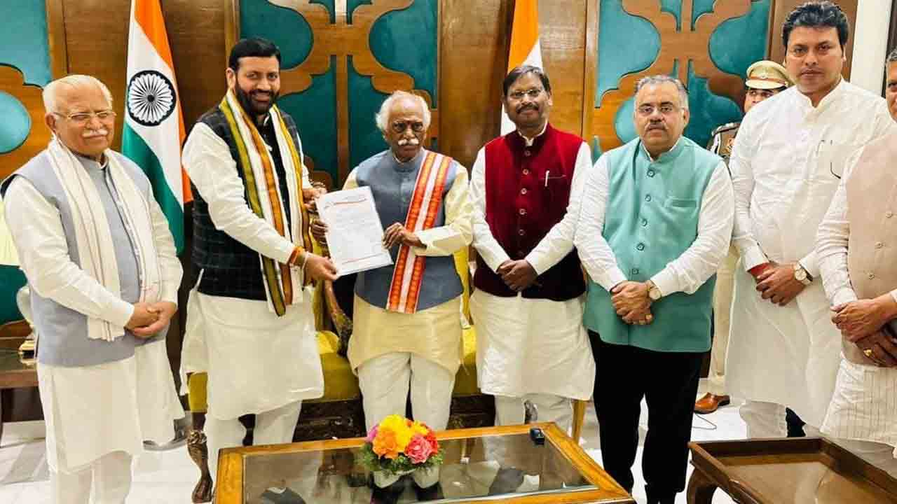 Haryana CM | గవర్నర్‌ను కలిసిన బీజేపీ ఎంపీ నాయబ్‌ సింగ్.. ప్రభుత్వ ఏర్పాటుకు ఆహ్వానించాలని వినతి