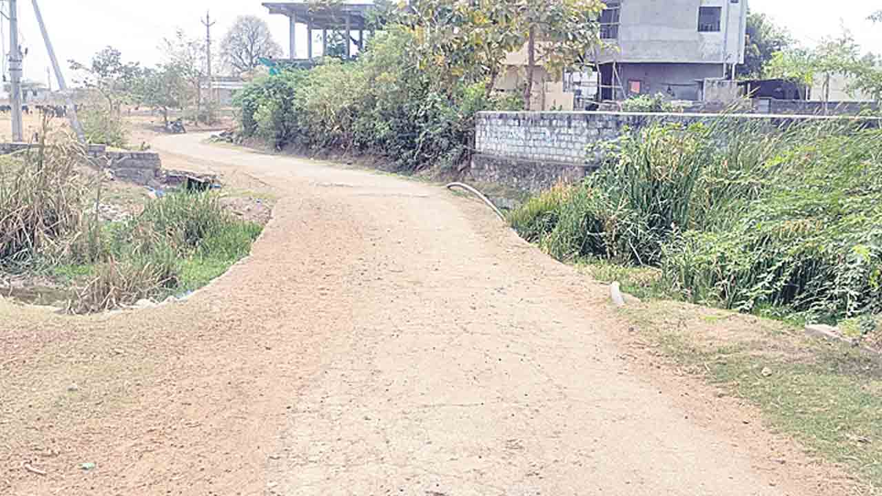 హైలెవల్‌ వంతెన నిర్మాణం ఎప్పుడో..