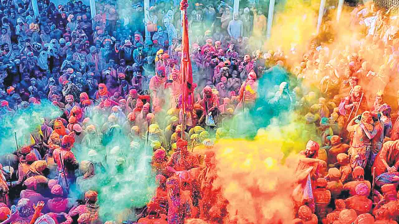 వెలుగుల దివిటీ