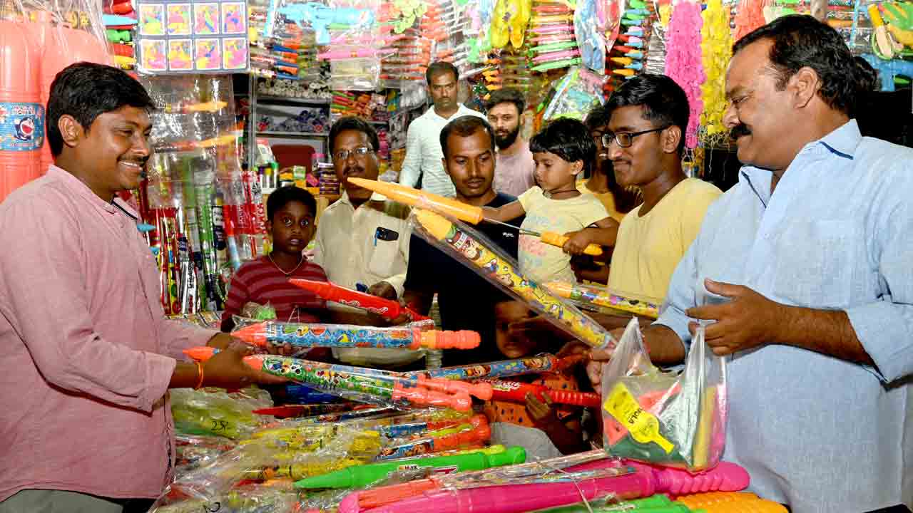 నేడు హోలీ