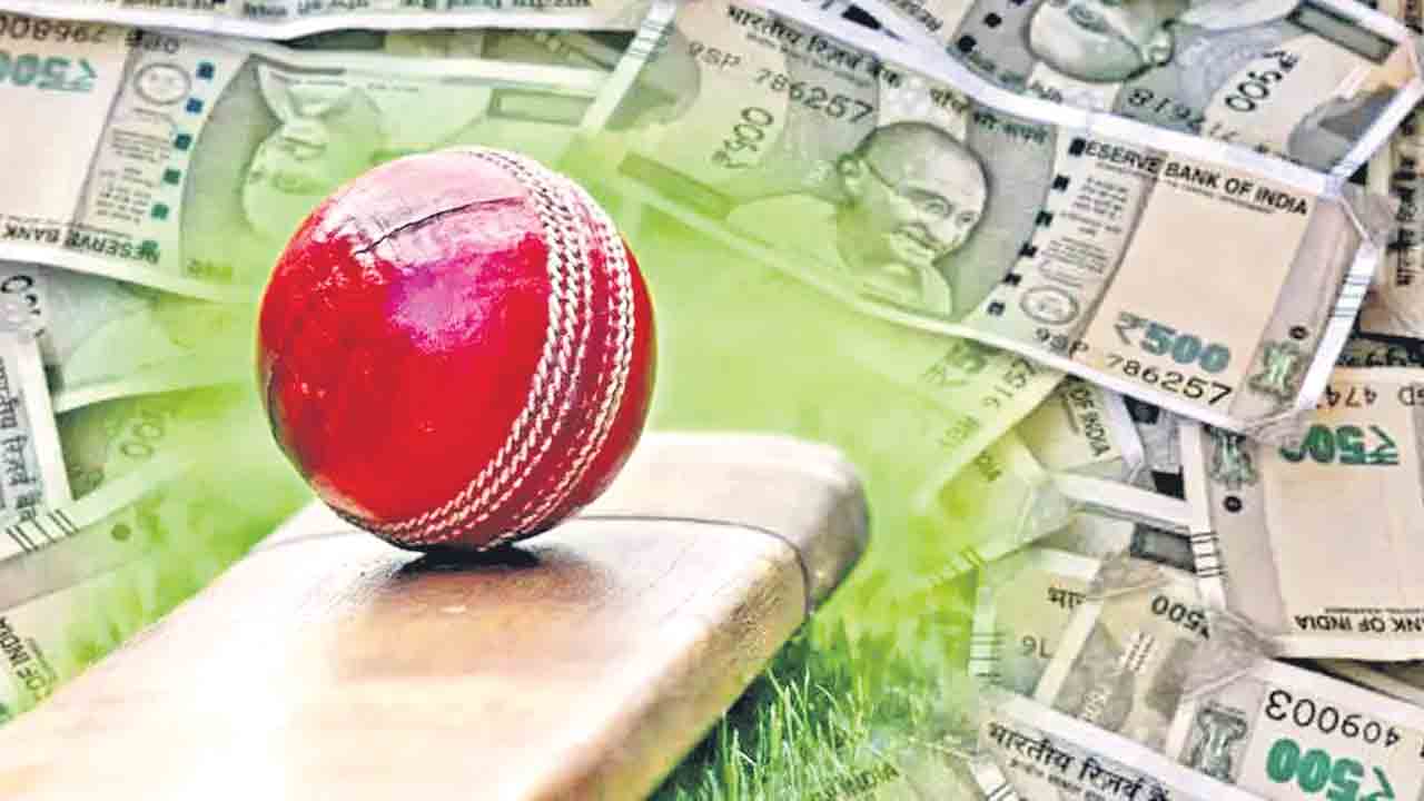 బెట్టింగ్‌ జోరు.. యువత బేజారు!