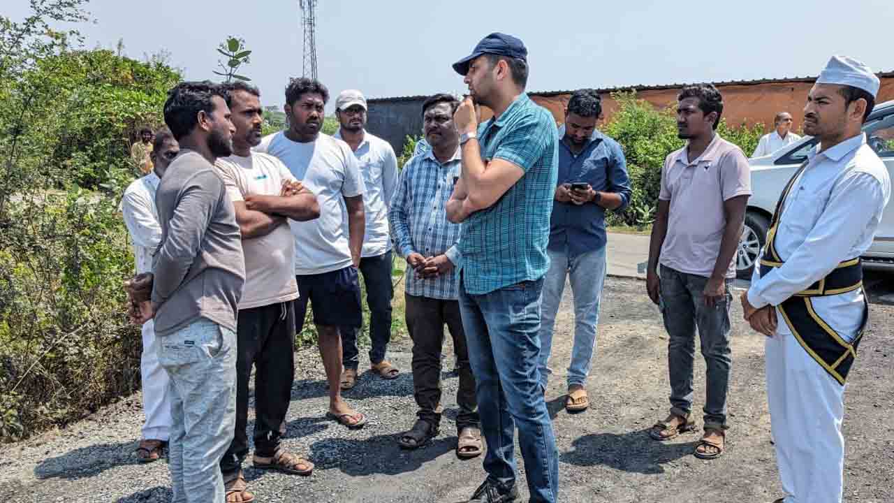 పారిశుధ్యంపై ప్రత్యేక దృష్టి పెట్టండి