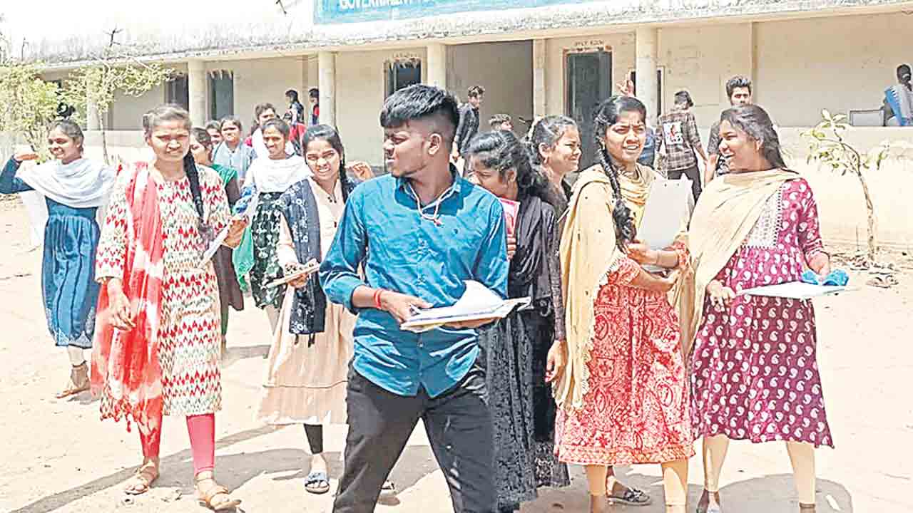 ప్రశాంతంగా ముగిసిన ఇంటర్‌ పరీక్షలు