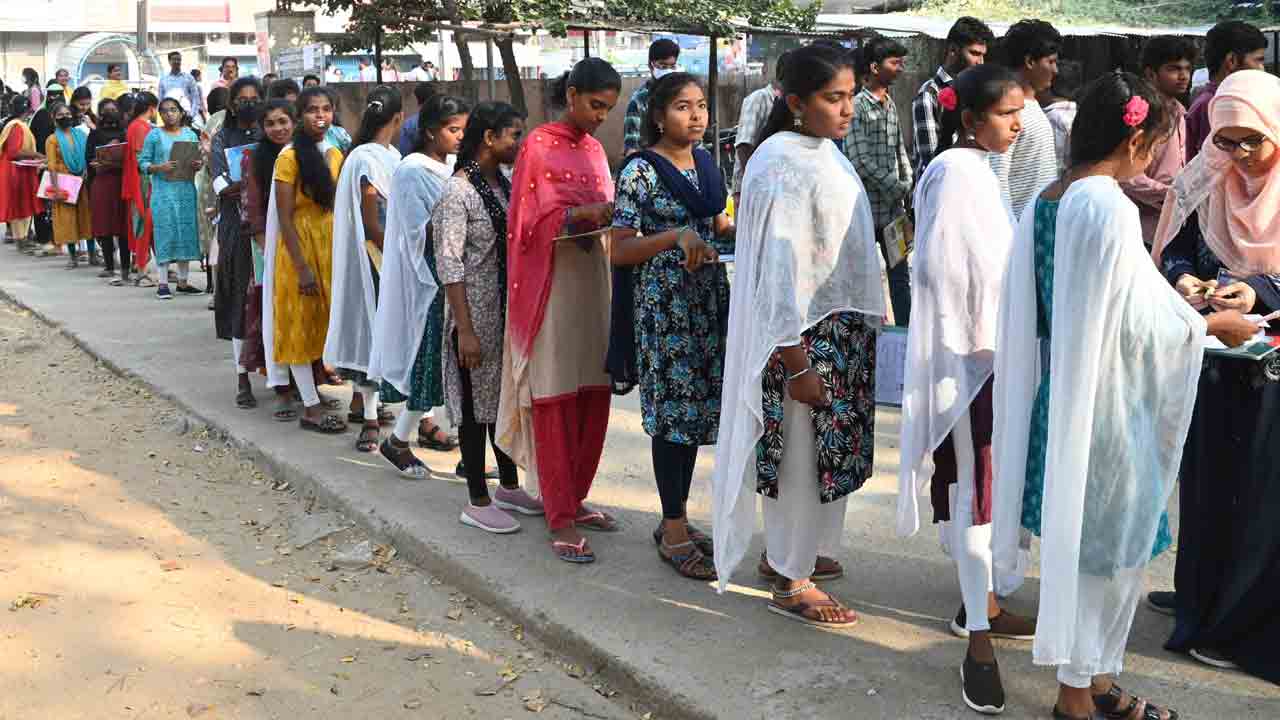 ఇంటర్ ద్వితీయ సంవత్సరం పరీక్షలు ప్రారంభం