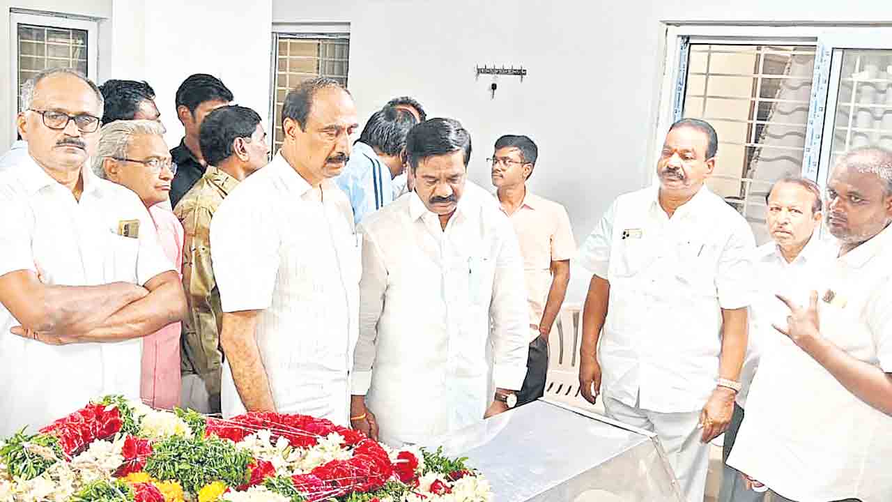 జగిత్యాల ఎమ్మెల్యే సంజయ్‌కు పితృవియోగం