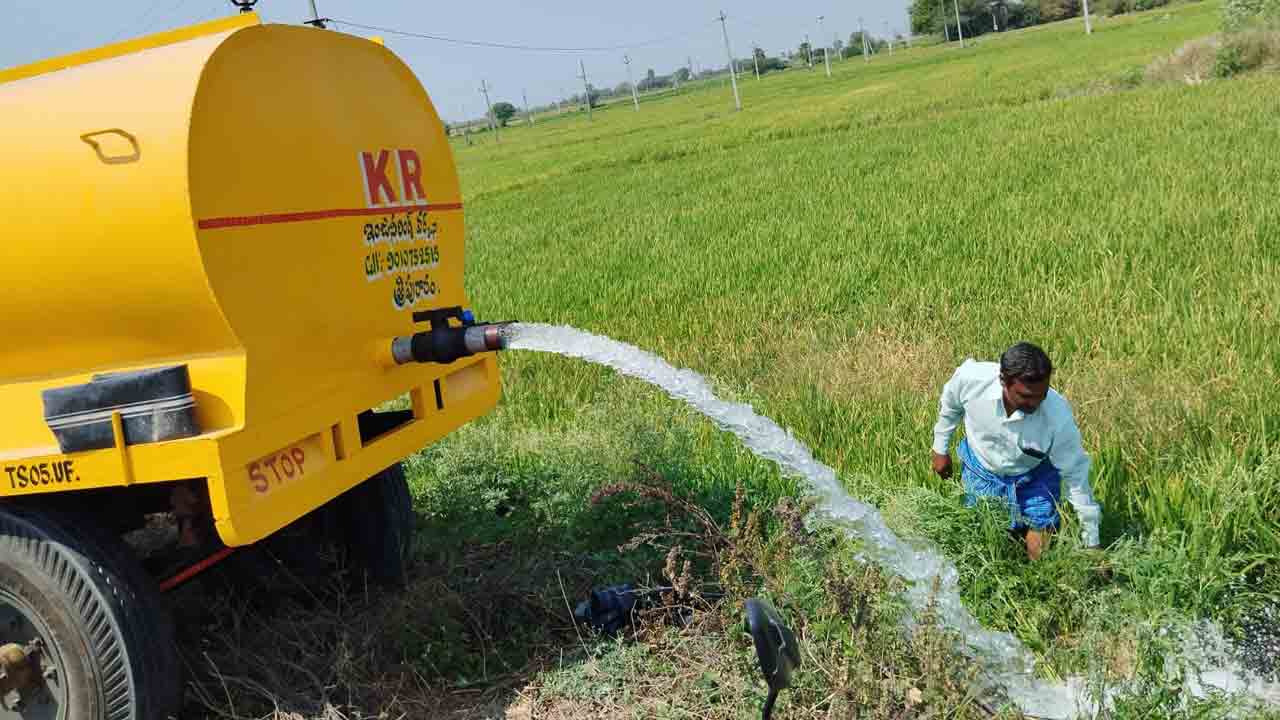 Nalgonda | పొలానికి ట్యాంకర్‌ నీరే దిక్కు.. పంటలు ఎండుతున్నాయని అన్నదాతల ఆందోళన
