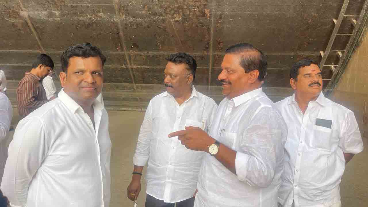 మేడిగడ్డకు మన నేతలు