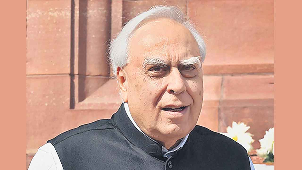 ప్రజాస్వామ్యం అపహాస్యం