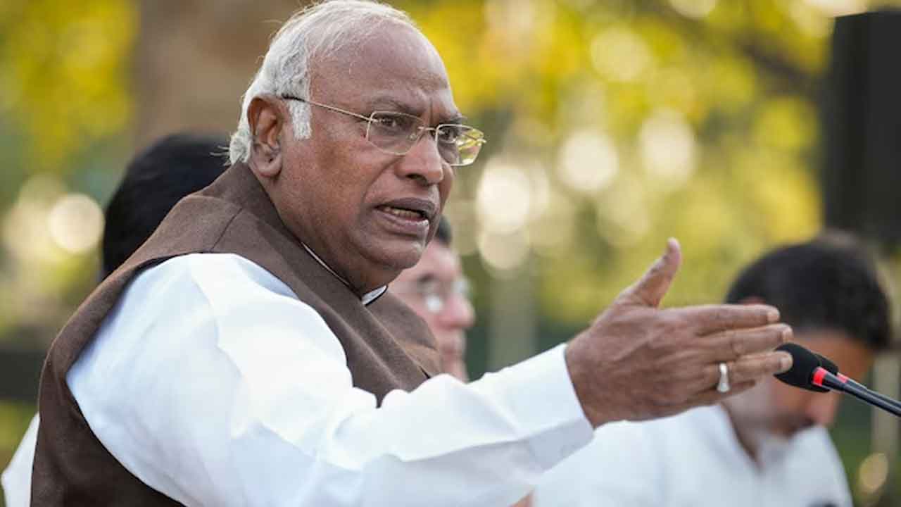 Mallikarjun Kharge | బీజేపీ బ్యాంక్‌ అకౌంట్లు ఫ్రీజ్‌ చేయాలి: మల్లిఖార్జున ఖర్గే