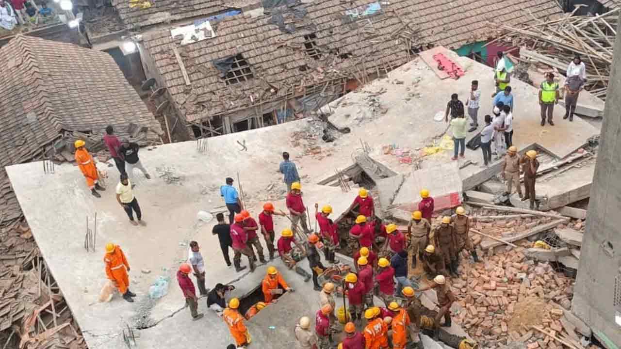 Building Collapse | కుప్పకూలిన ఐదంతస్తుల భవనం.. ఇద్దరు దుర్మరణం