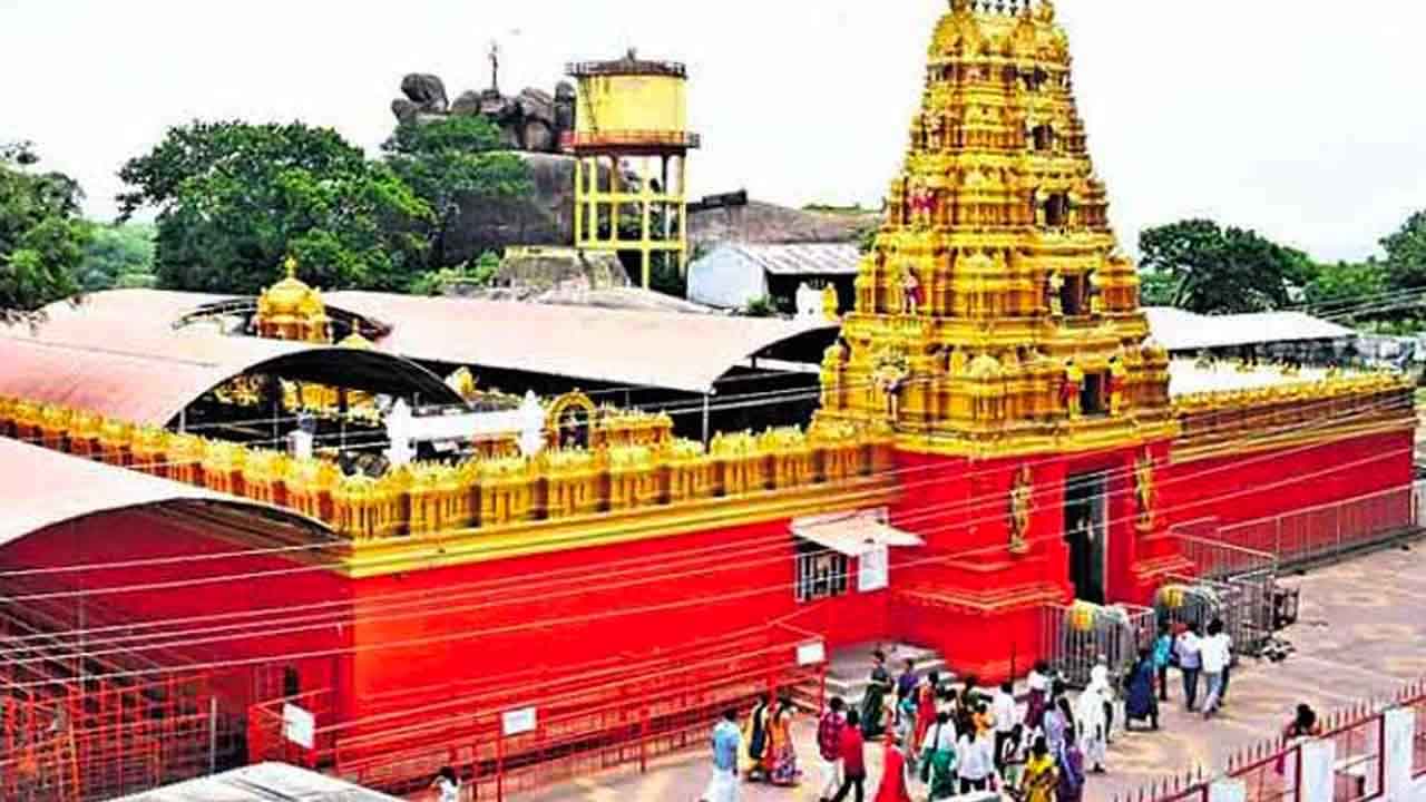 కొండగట్టు ఆలయ ఉద్యోగులకు మెమోలు