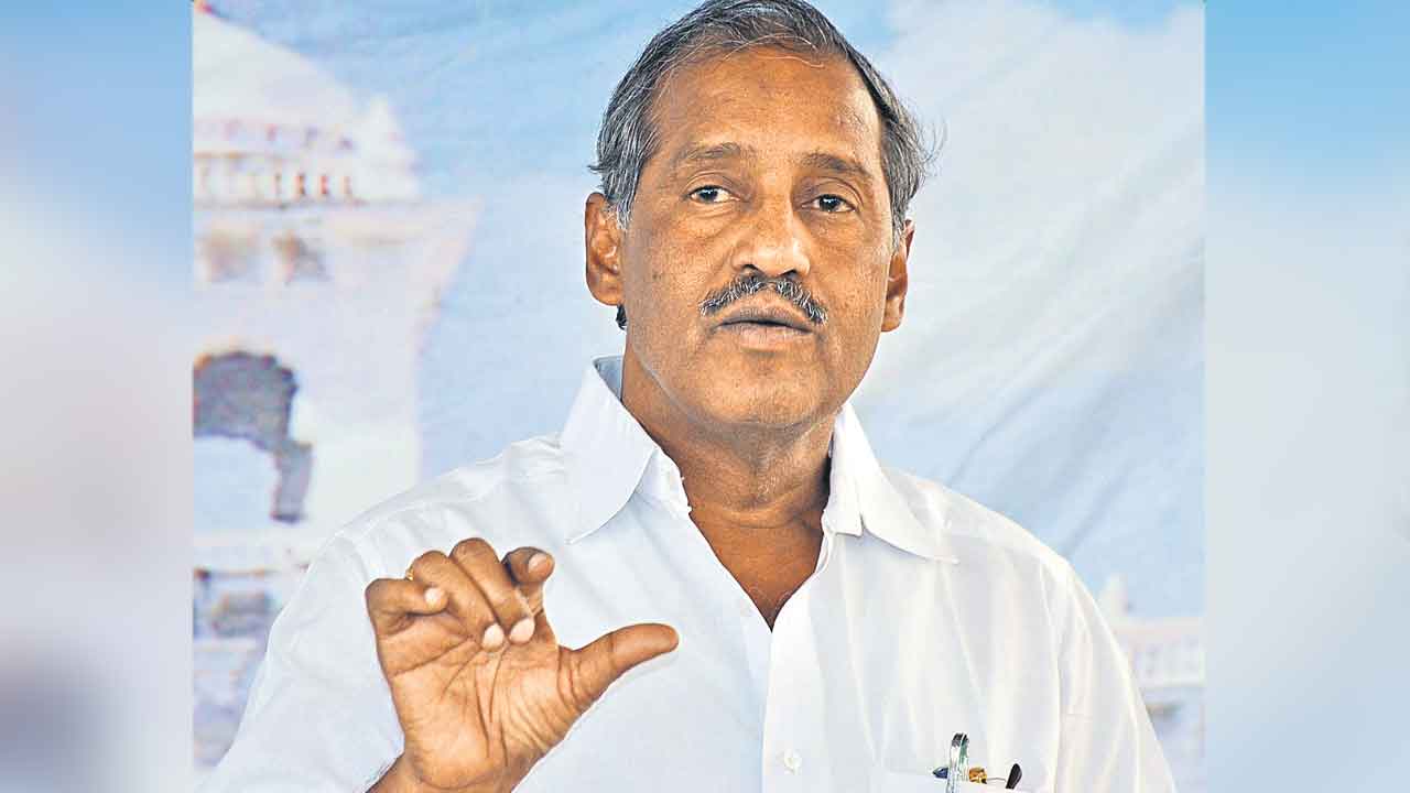 హిట్లర్‌, ఔరంగజేబు కలబోత మోదీ: కూనంనేని