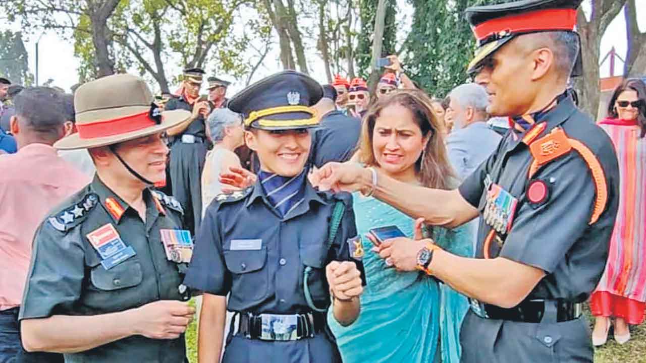 తండ్రికి తగ్గ తనయ