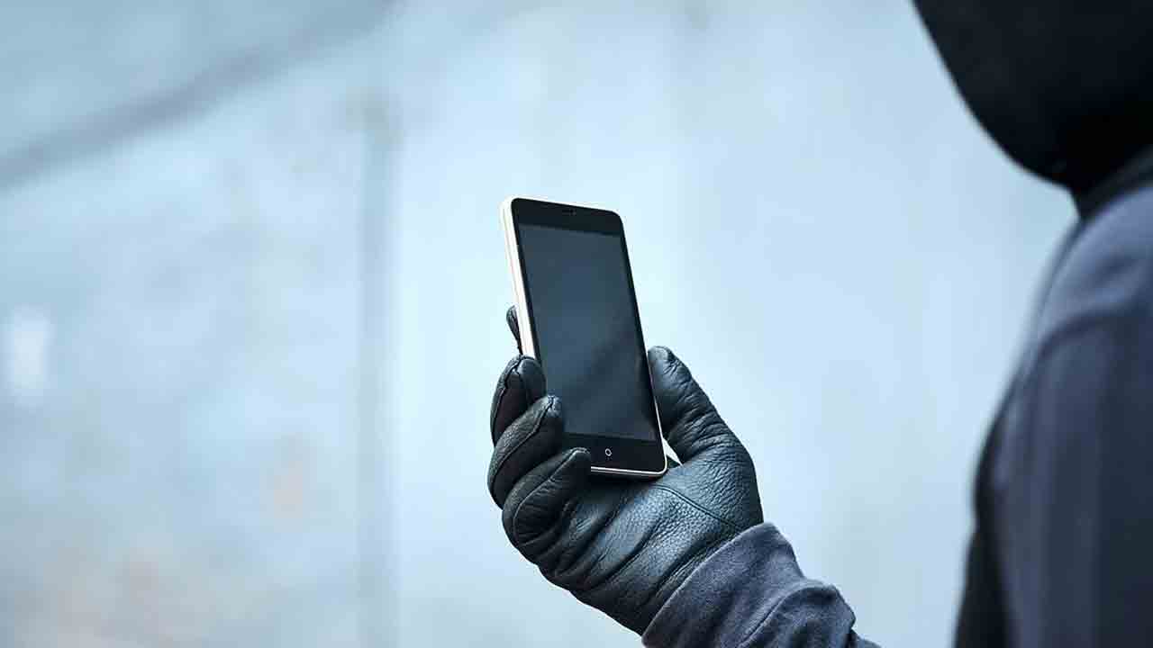 Loan App | లోన్‌ యాప్‌ నిర్వాకం.. మార్ఫింగ్‌ వీడియోలో యువతికి వేదింపులు