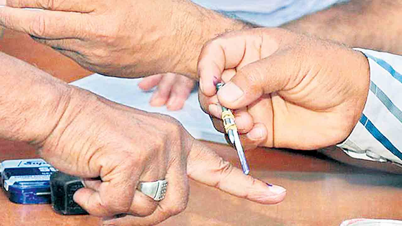 Lok Sabha Elections | లోక్‌సభ ఎన్నికలు.. ఓటింగ్‌ శాతం పెరిగేలా ఈసీ కార్యాచరణ