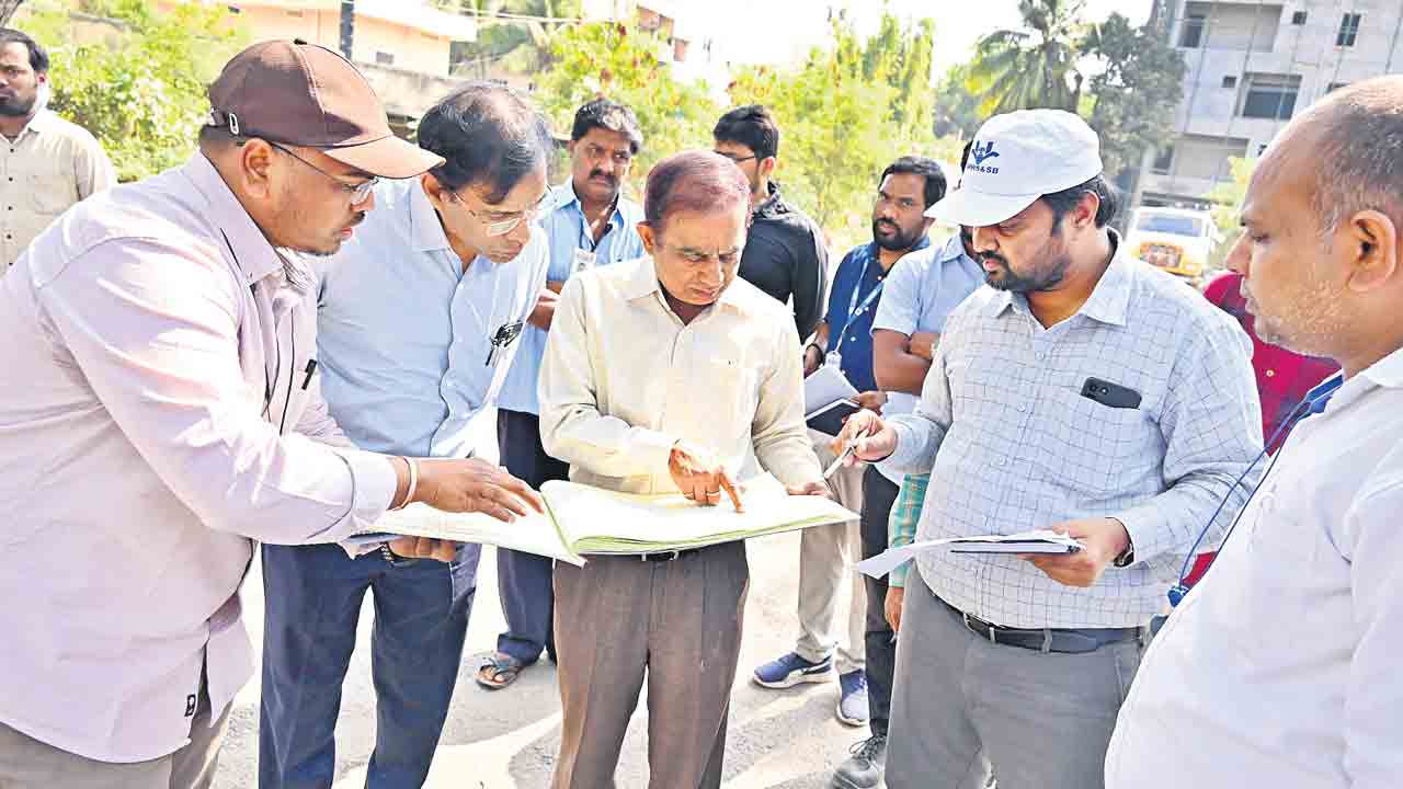 నీటి ట్యాంకర్ల సరఫరాలో ఆలస్యం వద్దు