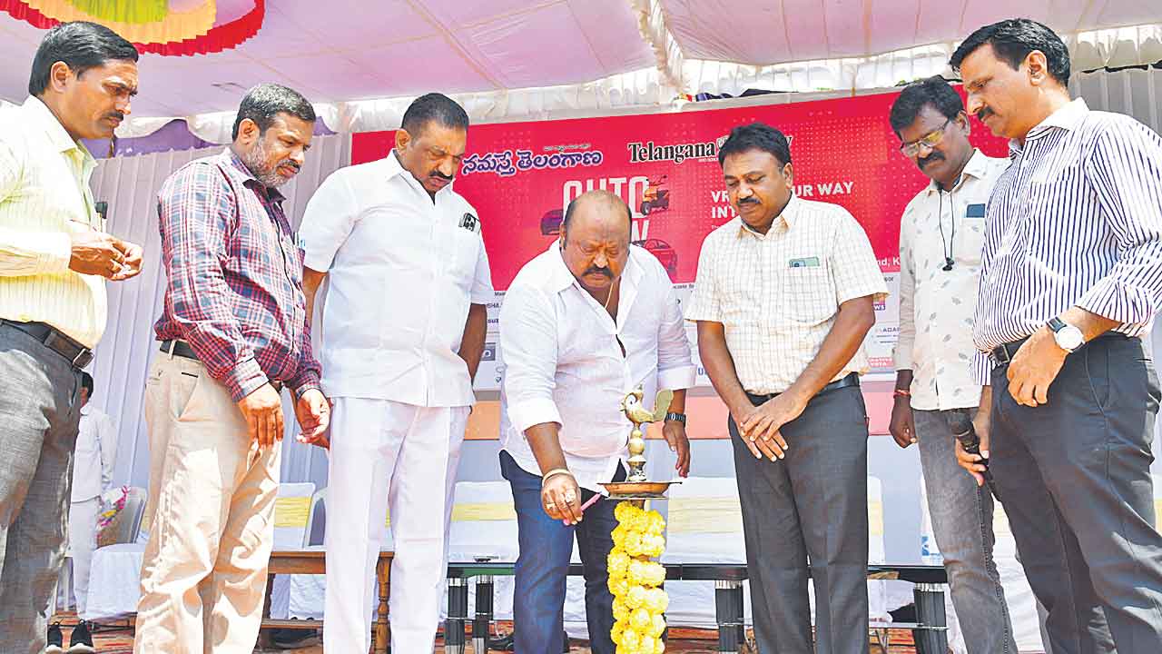 కరీంనగర్లో ఆటోషోకు విశేష స్పందన