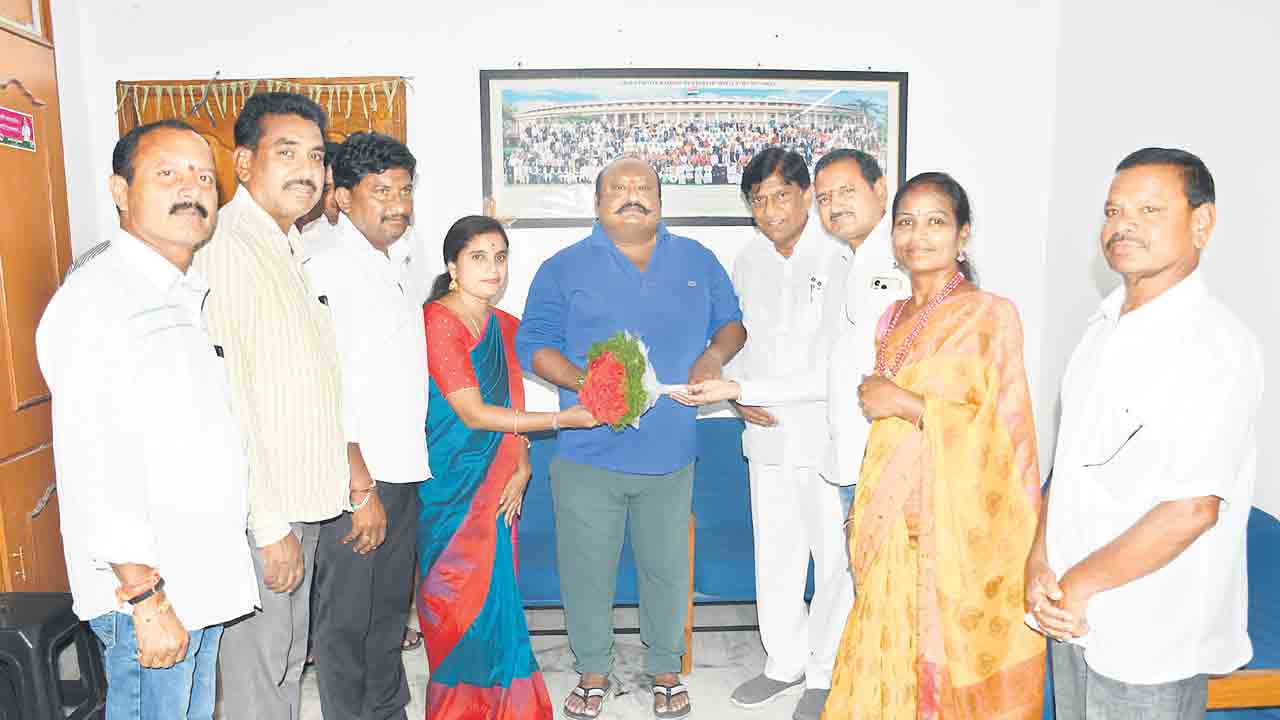 ‘ఉపాధి హామీ’లో కొత్తపల్లి స్టేట్‌ ఫస్ట్‌