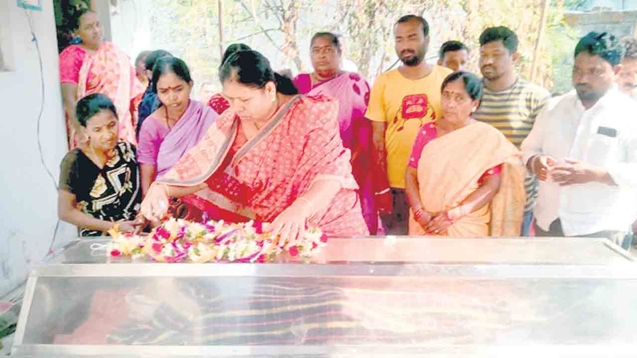 బీఆర్‌ఎస్‌ పార్టీ అండగా ఉంటుంది