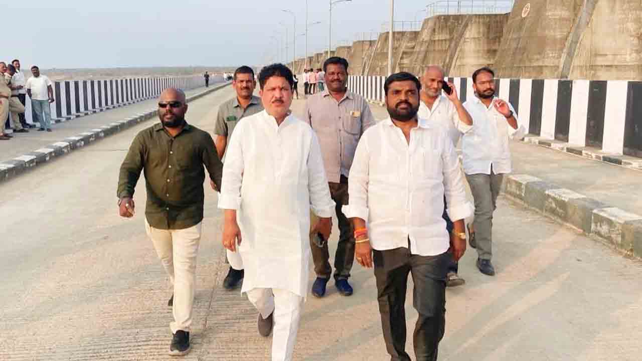 MLA Krishna Rao | మేడిగడ్డకు మరమ్మతులు చేసి రైతాంగాన్ని ఆదుకోవాలి : ఎమ్మెల్యే మాధవరం కృష్ణారావు