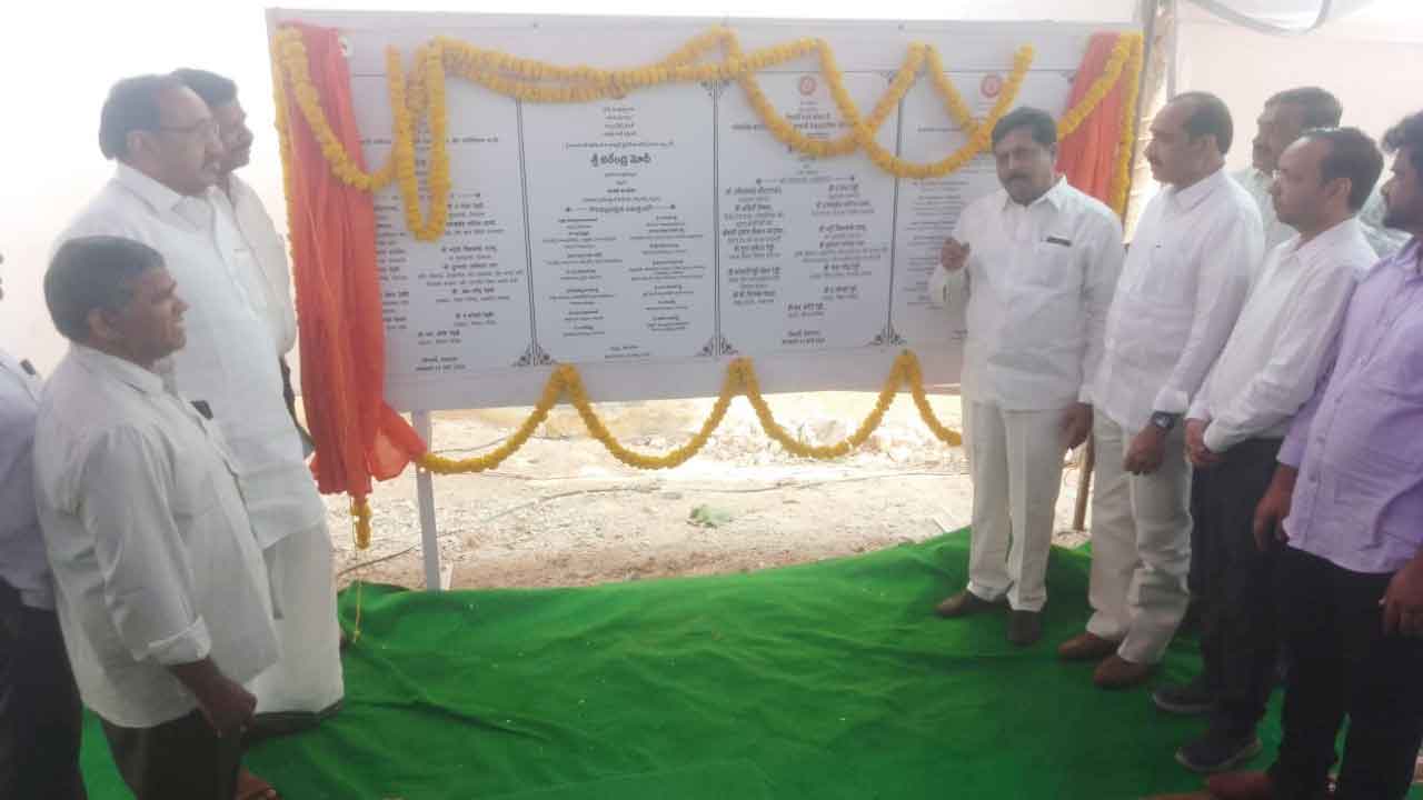 కార్గో సేవలతో యువతకు ఉపాధి : ఎంపీ బడుగుల