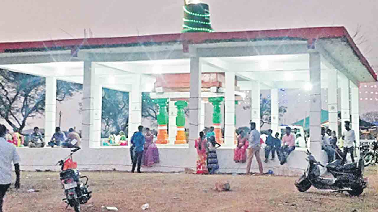 నూటొక్క నందులతో నందివనపర్తి