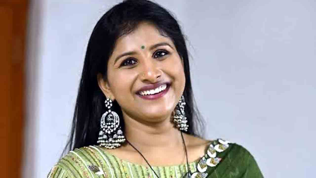 Singer Mangli సింగర్‌ మంగ్లీకి తప్పిన పెను ప్రమాదంNamasthe Telangana