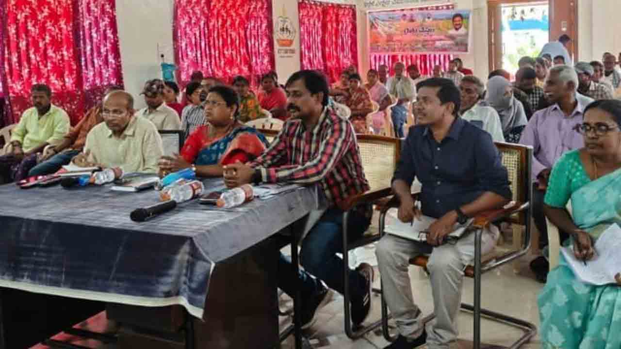 రైతుల సందేహాలను శాస్త్రవేత్తలు నివృత్తి చేయాలి