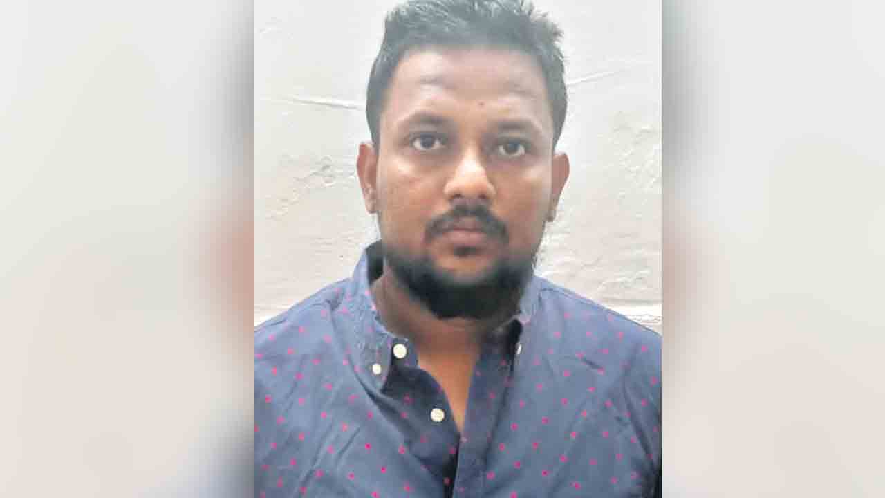 సివిల్‌ వర్క్స్‌ ఇప్పిస్తానంటూ..